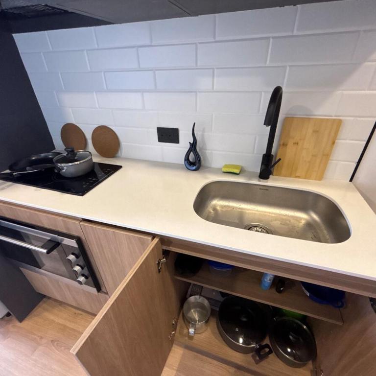 USA Embassy Corferias Malls Security 10 minutes to Connecta - Apartamento de 1 dormitorio - 20