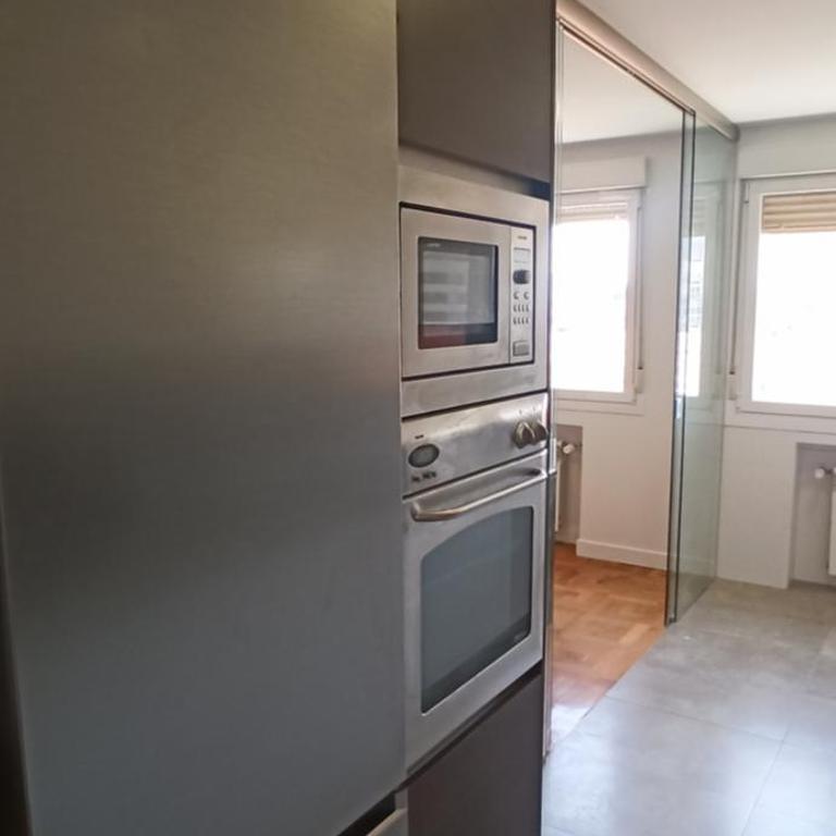 Piso Pamplona - Three-Bedroom Apartment - 3