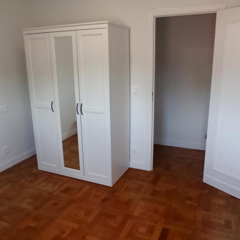 Piso Pamplona - Three-Bedroom Apartment - 11