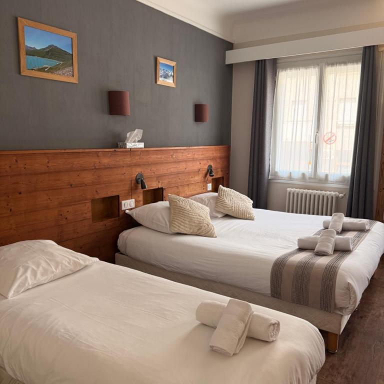 Savoy Hotel & Restaurant - Chambre Triple - 1