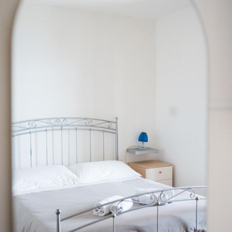 Perla Mediterranea by Taormina Holidays - Two-Bedroom Apartment - 14