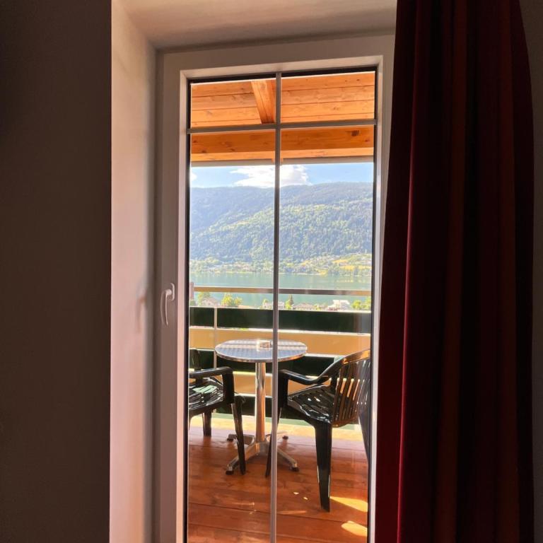 Pension Neuhof - Doppelzimmer mit Seeblick - 1