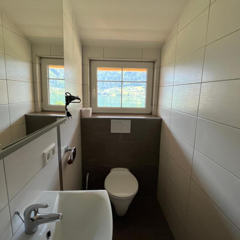Pension Neuhof - Doppelzimmer mit Seeblick - 2