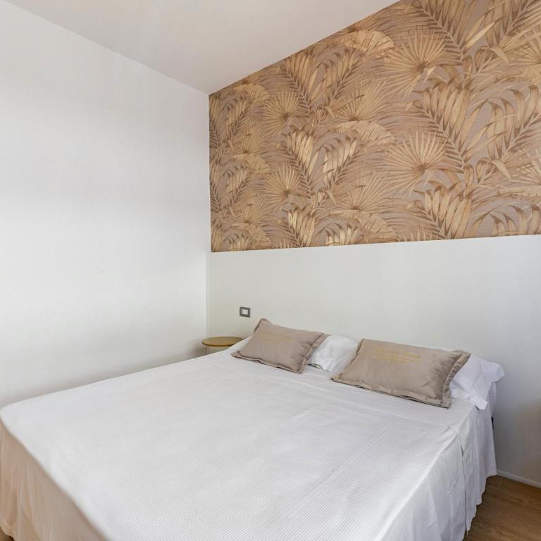 Luxury Apartment , Super WiFi - P r a t u r e c c i Group - Two-Bedroom Apartment - 18
