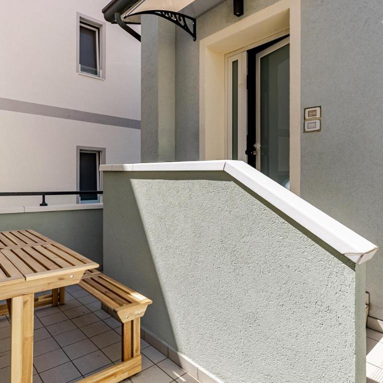 Luxury Apartment , Super WiFi - P r a t u r e c c i Group - Two-Bedroom Apartment - 13