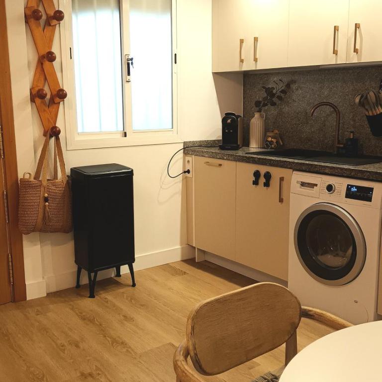 Mariposita Málaga, Historic Centre apartment with private patio - Apartamento de 1 dormitorio - 12