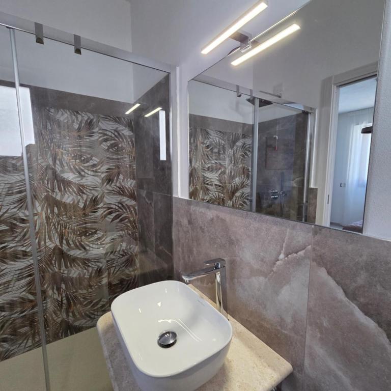 Dimora Insula - Camera Matrimoniale con Bagno Privato - 12