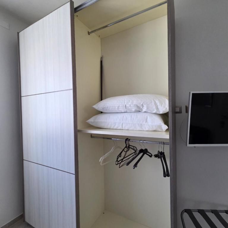 Dimora Insula - Camera Matrimoniale con Bagno Privato - 8