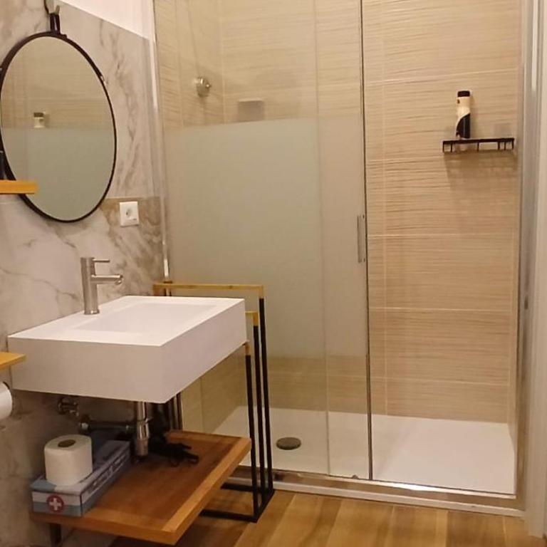 Dama's house downtown - Two-Bedroom Apartment - 19