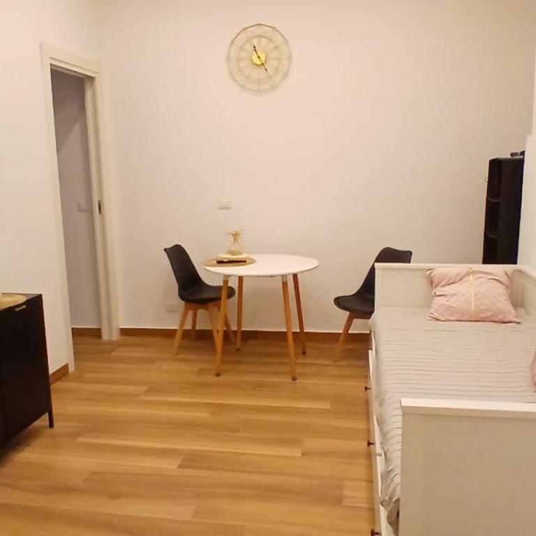 Dama's house downtown - Two-Bedroom Apartment - 15