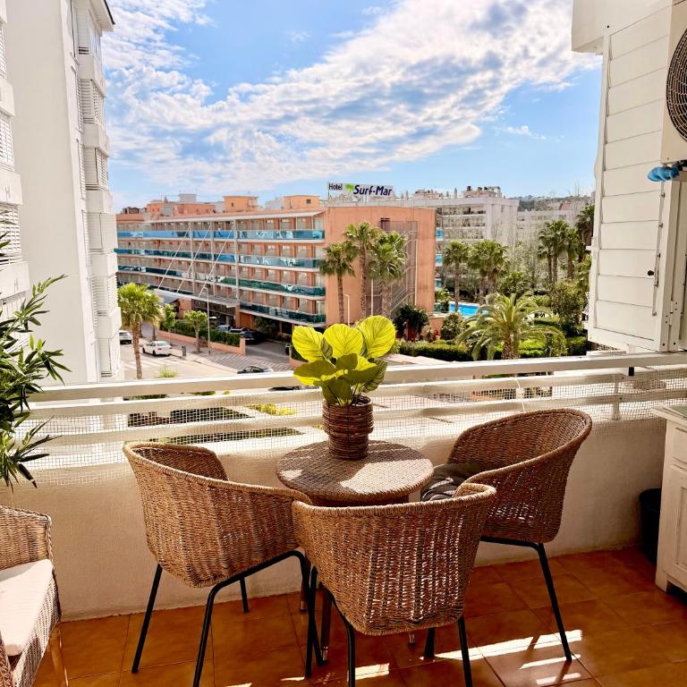 LA MER BLEUE, Boutique Apartament with free parking, full equipped in Fenals Beach - Apartamento de 1 dormitorio - 4
