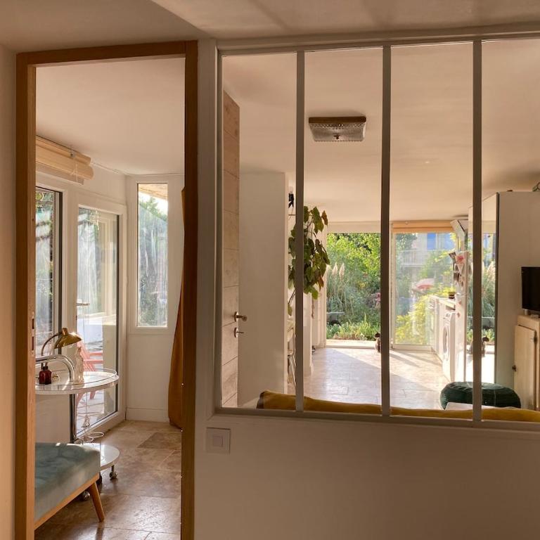 Joli T2 dans une villa - Apartment mit 1 Schlafzimmer - 28