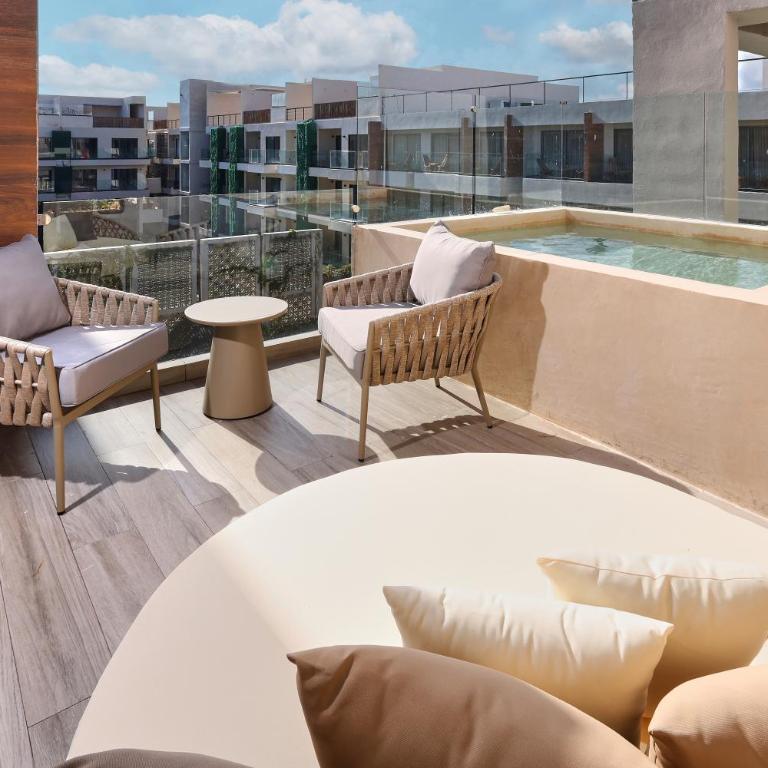Holiday Inn Tulum by IHG - King Suite - 8