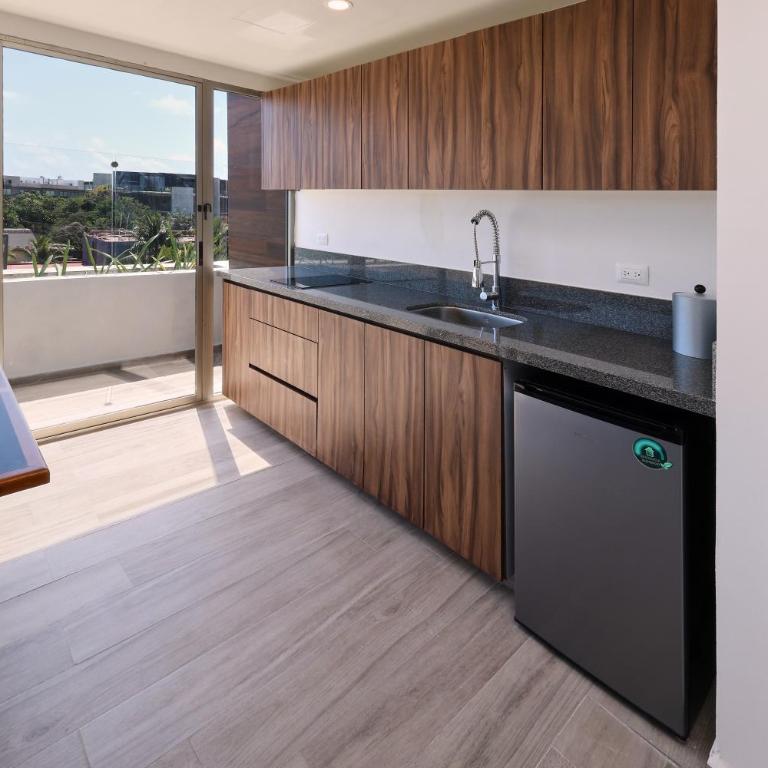 Holiday Inn Tulum by IHG - King Suite - 9