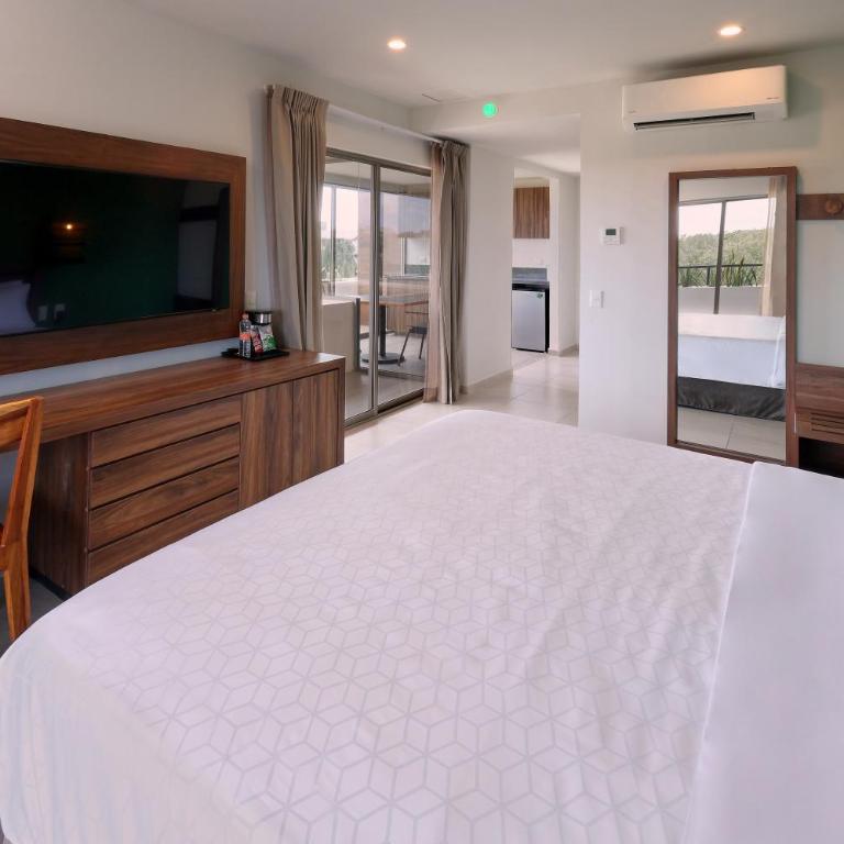 Holiday Inn Tulum by IHG - One-Bedroom Suite with Jungle View - 10