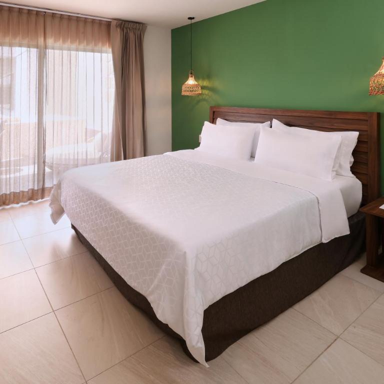 Holiday Inn Tulum by IHG - One-Bedroom Suite with Jungle View - 11