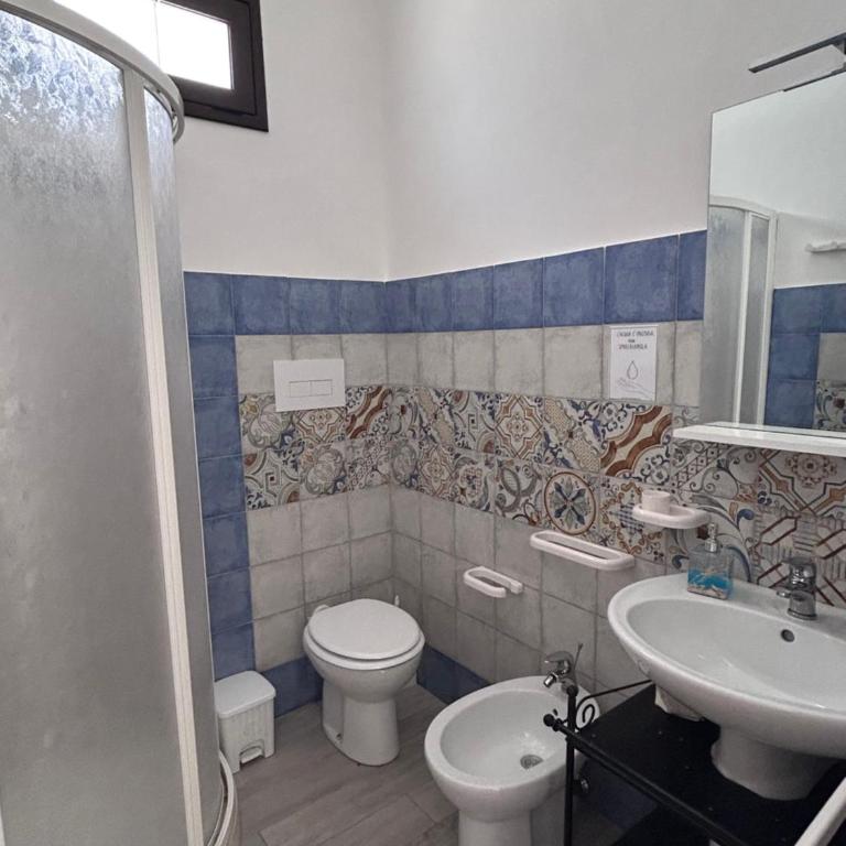 Brezza di mare - Camera Matrimoniale con Bagno Privato - 3