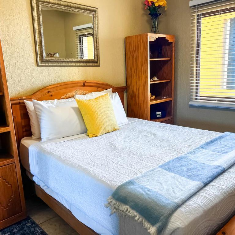 Sandy Beach Princesa B309 Ocean Front Resort - Two-Bedroom Apartment with Balcony and Sea View - 4