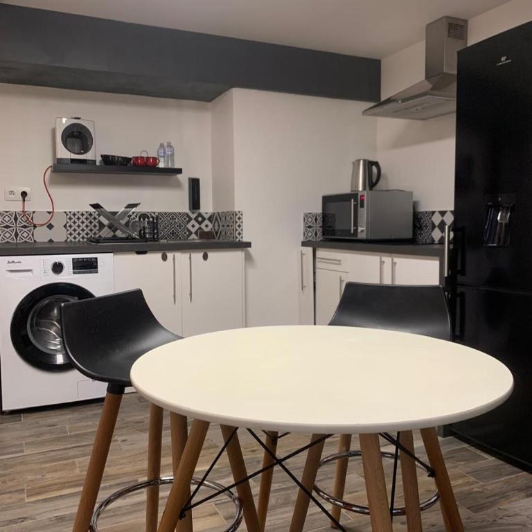 Cinéma privé à Calais avec Écran XXL et Son immersif - Apartamento de 1 dormitorio - 10