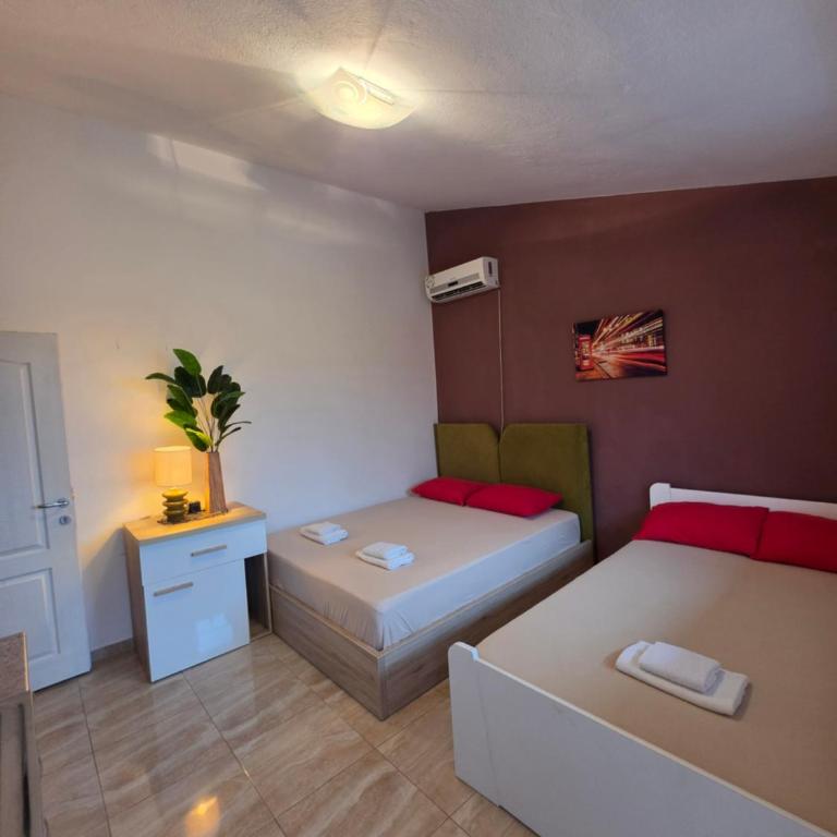 Apartmani Tina - Studio mit Meerblick - 1