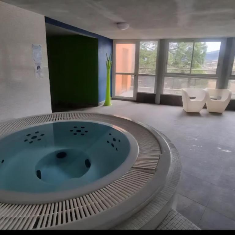 Cocon cosy et spa au Château des Magnans Jausiers piscine inaccessible 1-11 au 19-12 - Appartement 2 Chambres - 3
