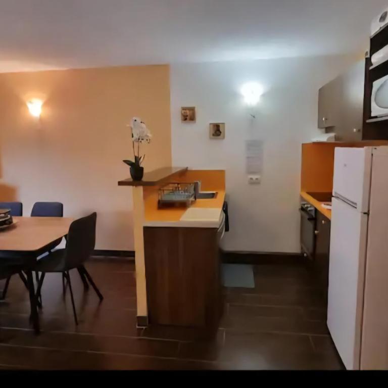 Cocon cosy et spa au Château des Magnans Jausiers piscine inaccessible 1-11 au 19-12 - Appartement 2 Chambres - 4