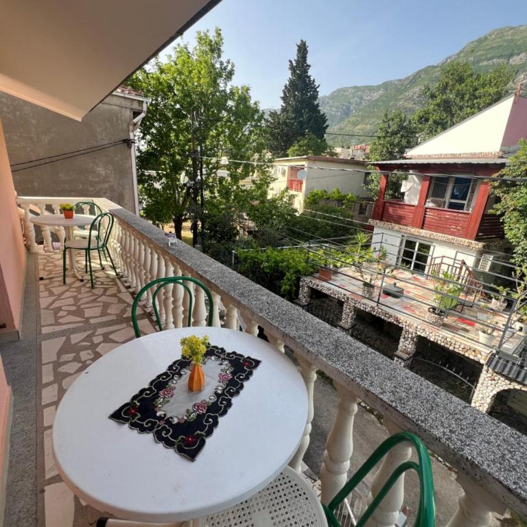 Apartmani Tina - Studio mit Bergblick - 3