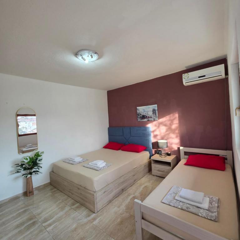 Apartmani Tina - Studio mit Gartenblick - 2