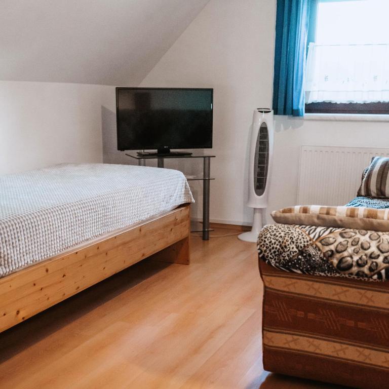"Ferienwohnungen Karin am Seggauberg" - Panoramalage nahe dem Stadtzentrum Leibnitz - Apartment mit Balkon - 7