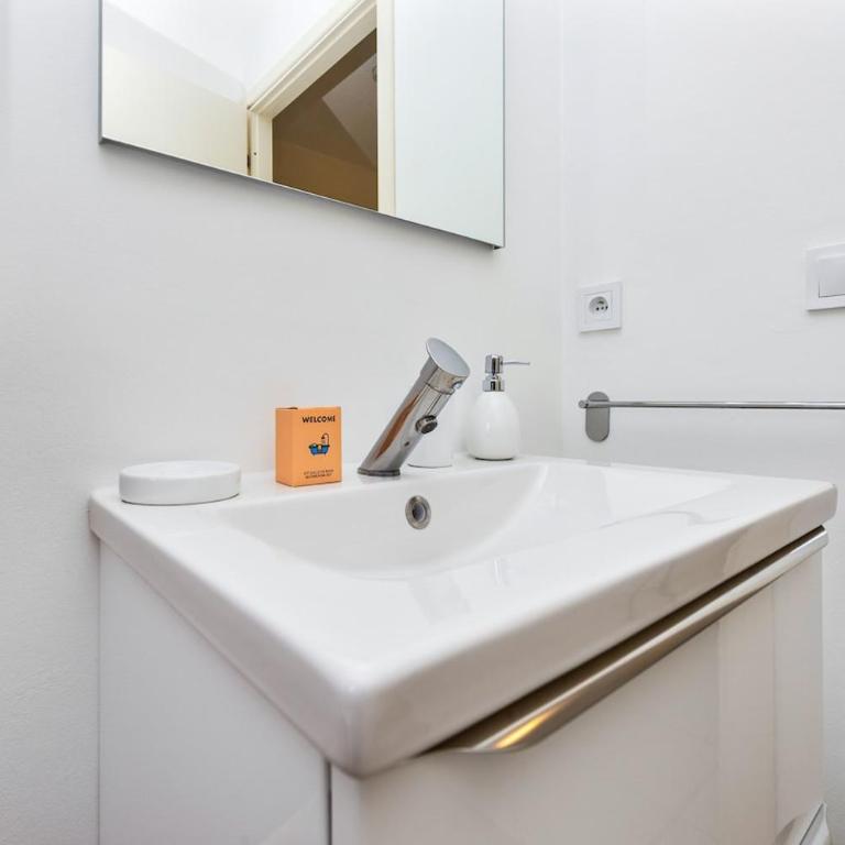 Bel appartement climatisé avec terrasse et piscine - Apartamento de 1 dormitorio con balcón - 3