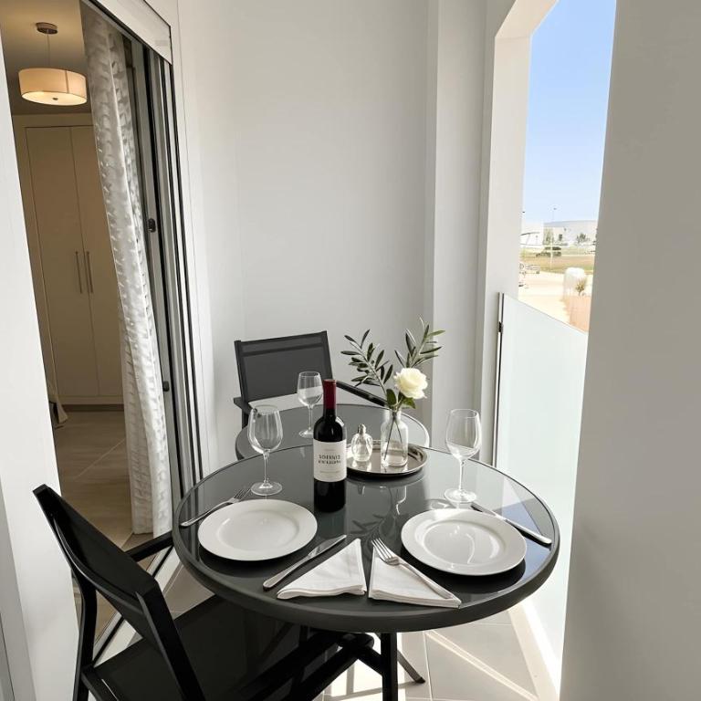 Alojamiento con balcon y espectaculares vistas al mar - Appartement - 7
