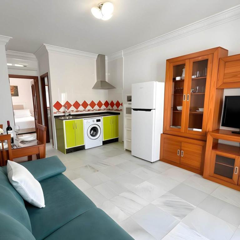 Alojamiento con balcon y espectaculares vistas al mar - Appartement - 1