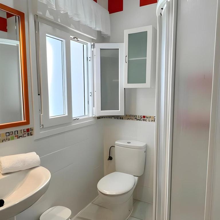Alojamiento con balcon y espectaculares vistas al mar - Appartement - 11