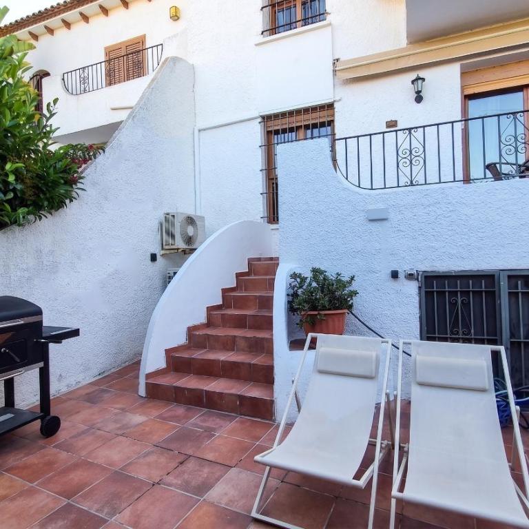 Acogedor Bungalow con Piscina Inmersión - Bungalow - 14