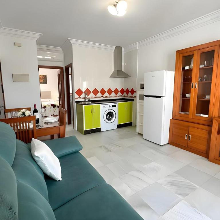 Alojamiento con balcon y espectaculares vistas al mar - Appartement - 3