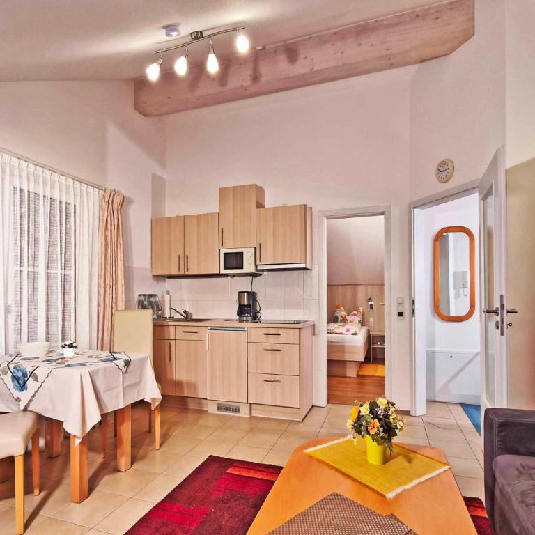 Am Badezentrum Ferienwohnungen - Apartment 3 mit Bergblick - 6
