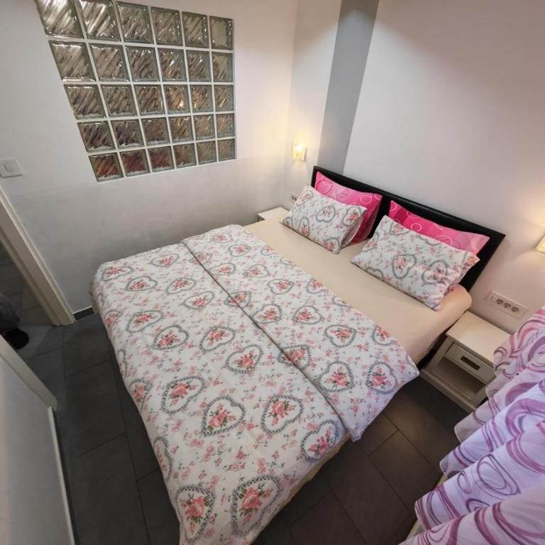 Andrea - One-Bedroom Apartment - 12