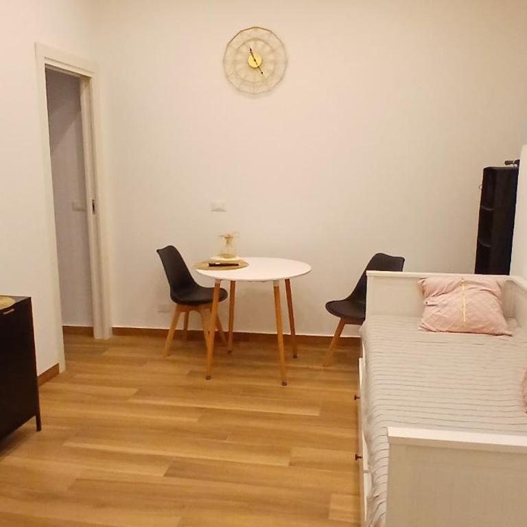 Dama's house downtown - Two-Bedroom Apartment - 24
