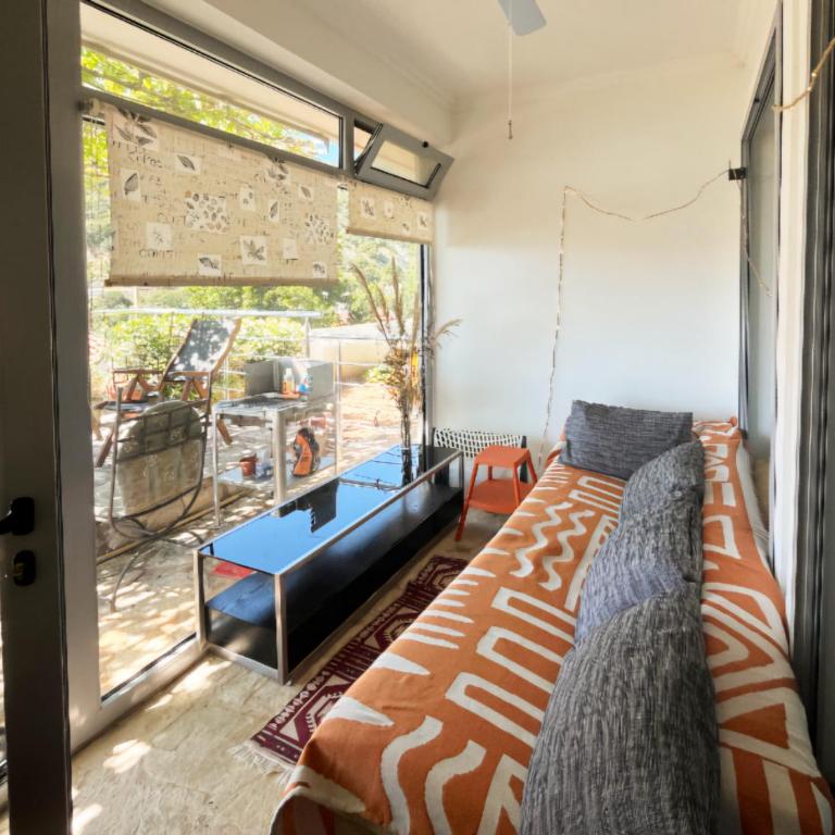 Stunning Sea View Apt with BBQ patio & Parking - Apartment - 22