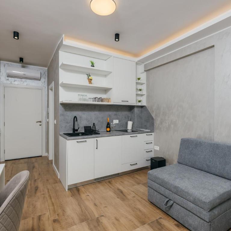 Apartments Via Mare - Triple Studio with Balcony - 12