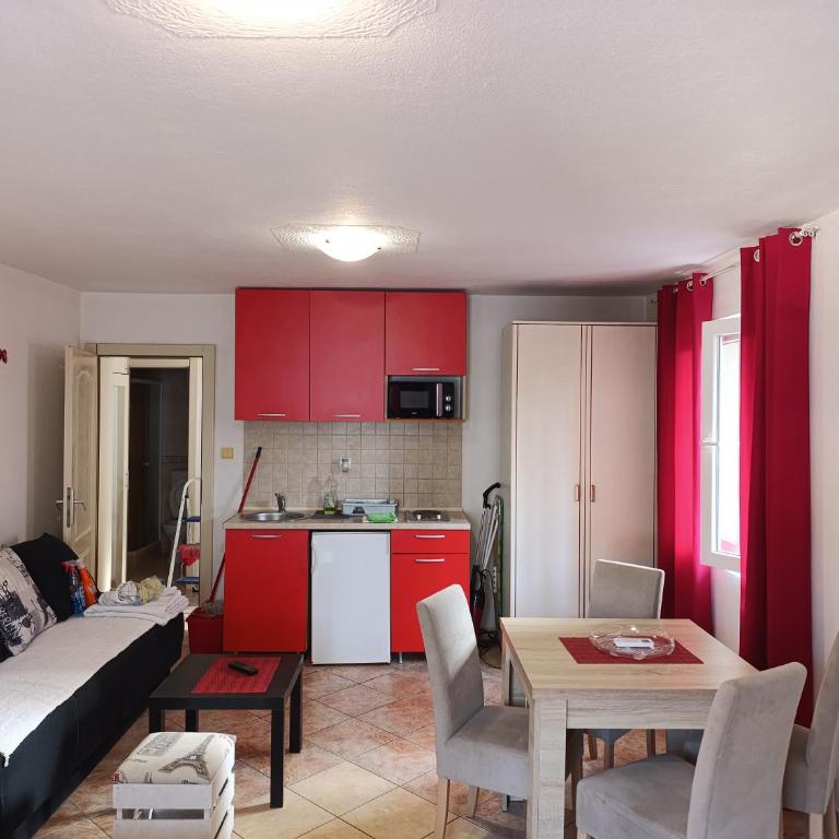 Apartment near the beach with sea view - Apartman sa 1 Spavaćom Sobom - 2