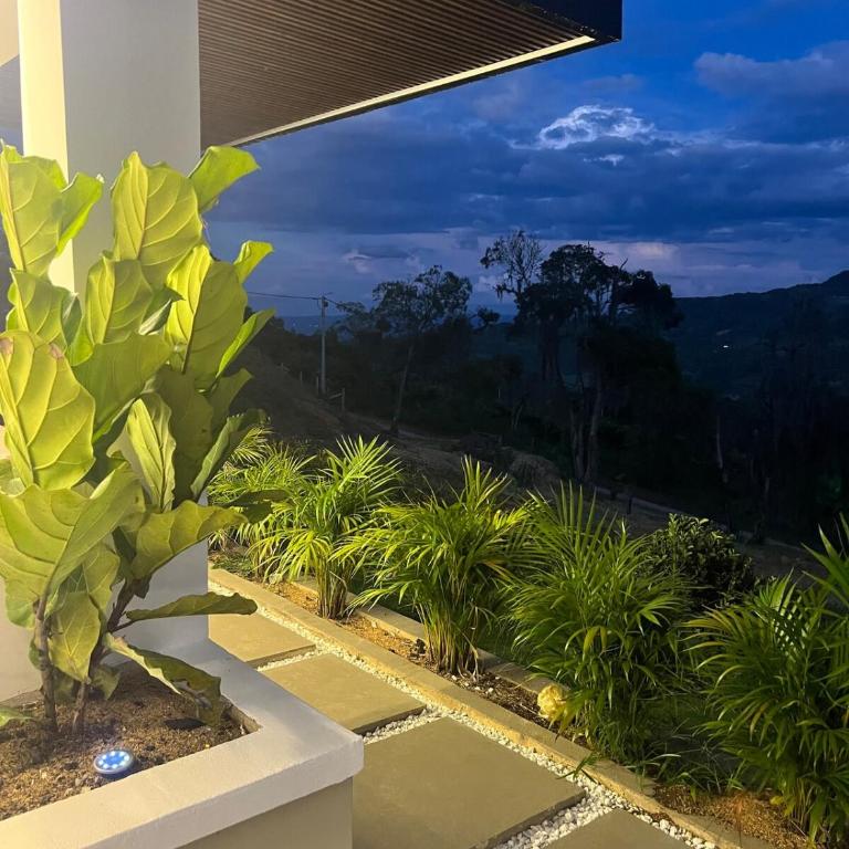 Altavista Cabin Rest House - Three-Bedroom House - 8