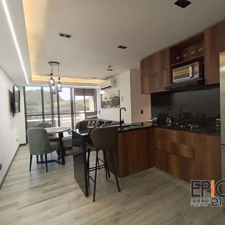 Epic Suite 213 Deluxe Airport Family 2Room 6Pax - Two-Bedroom Suite - 35
