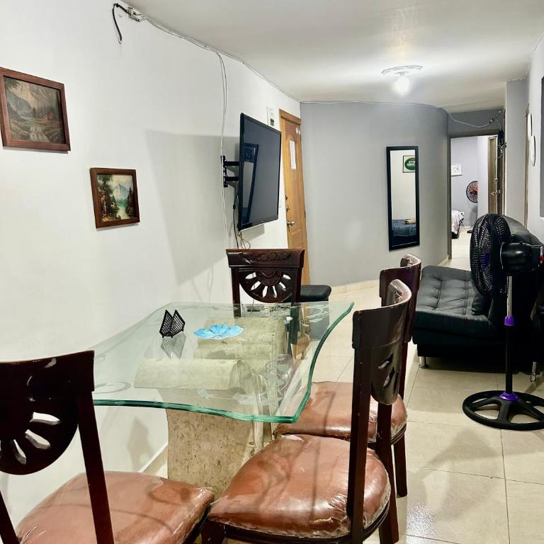 Acogedora Casa Cerca Del Graffitour Medellín - Three-Bedroom Apartment - 2