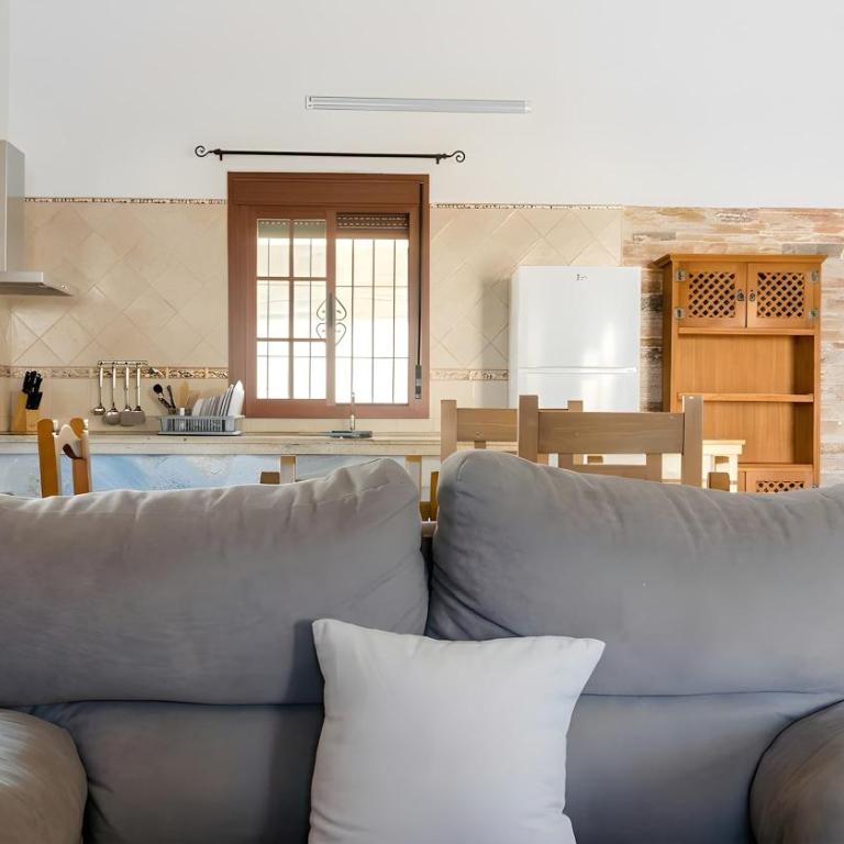 Amplio Chalet con Piscina privada Terraza y Barbacoa Cerca del pueblo - Casa - 8