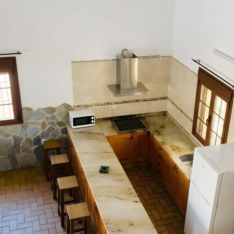 Amplio Chalet con Piscina privada Terraza y Barbacoa Cerca del pueblo - Casa - 15