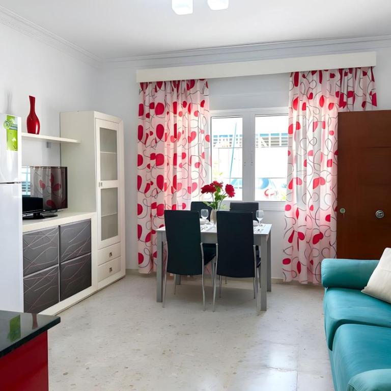 Apartamento con Aire Acondicionado y WiFi a Pasos de la Playa - Apartment - 2