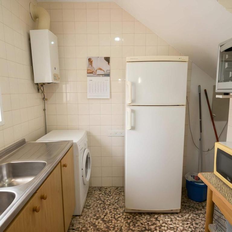 Apartamento Cerca del mar 5 personas no aceptamios grupos de jovenes lugar tranquilo - Apartment - 11