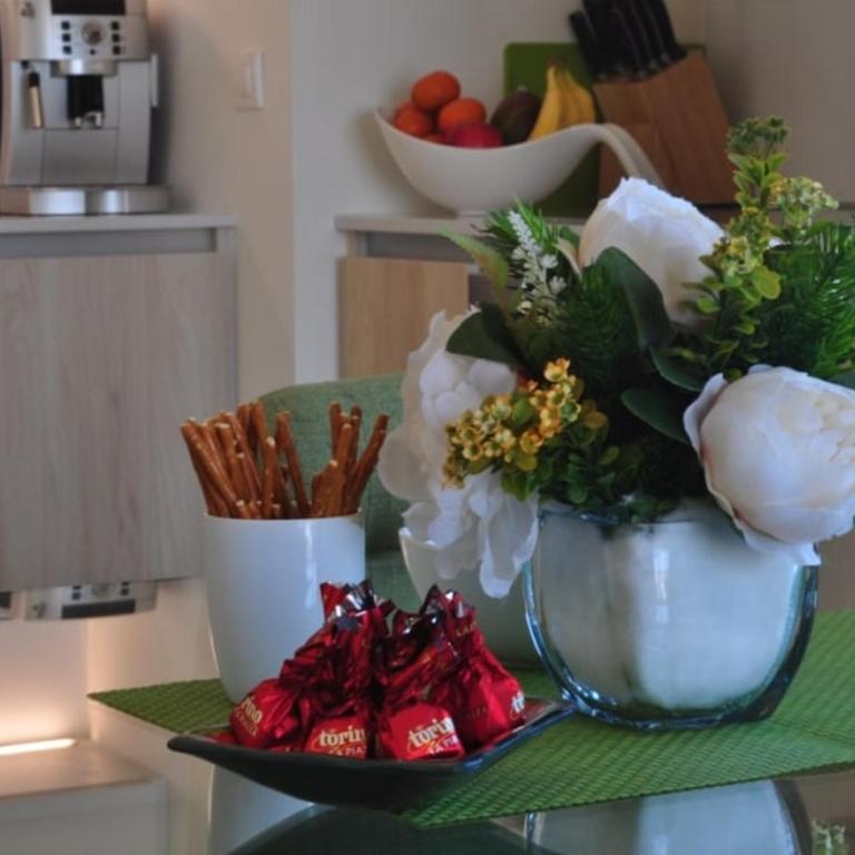 2BDR-2BATH - 88 sqm BW Luxury Apt with artistic flair - Two-Bedroom Apartment - 11