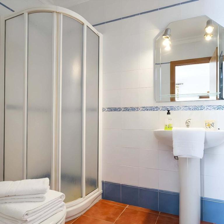 Apartamento 2 dormitorios en Conil - Piscina compartida y cerca de Roche - Apartment - 12